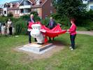 Feierliche Übergabe des Kalinchens - Klaus Sidortschuk (Bürgermeister von Lehrte), Sven Wagner (Oberbürgermeister der Stadt Staßfurt), Doris Eckstein (Geschäftsführerin der Stadtwerke Staßfurt GmbH) (v.l.) [(c) Achim Glückel]