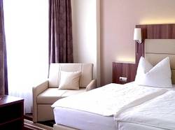 Bett [(c): Hotel Burgas]