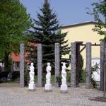 Familie - Marmorskulpturen des Bildhauers Wolfgang Roßdeutscher