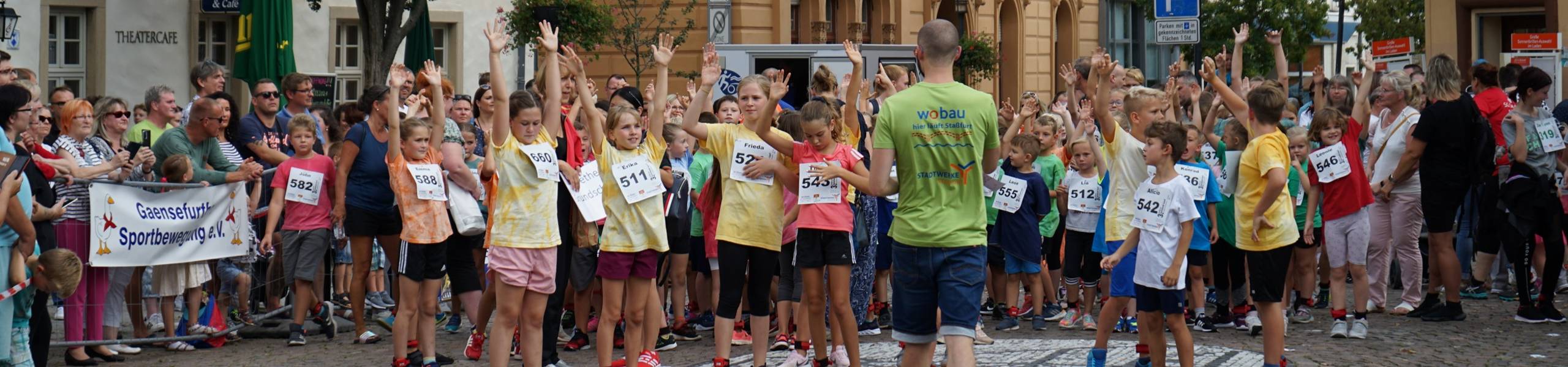 viele Kinder vor dem Startschuss zum Salzlandlauf