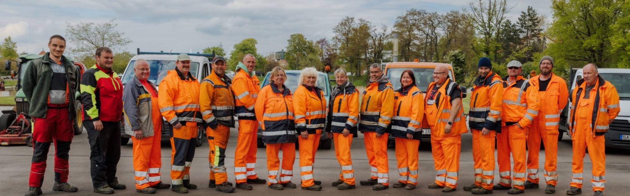 cropped team gruenflaechenpflege