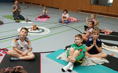 Yoga in der Grundschule yoga gs l derburg 1