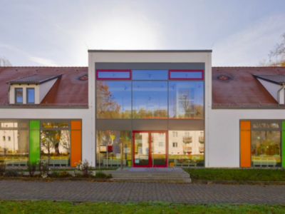 Foto der Evangelischen Grundschule Rathmannsdorf von außen